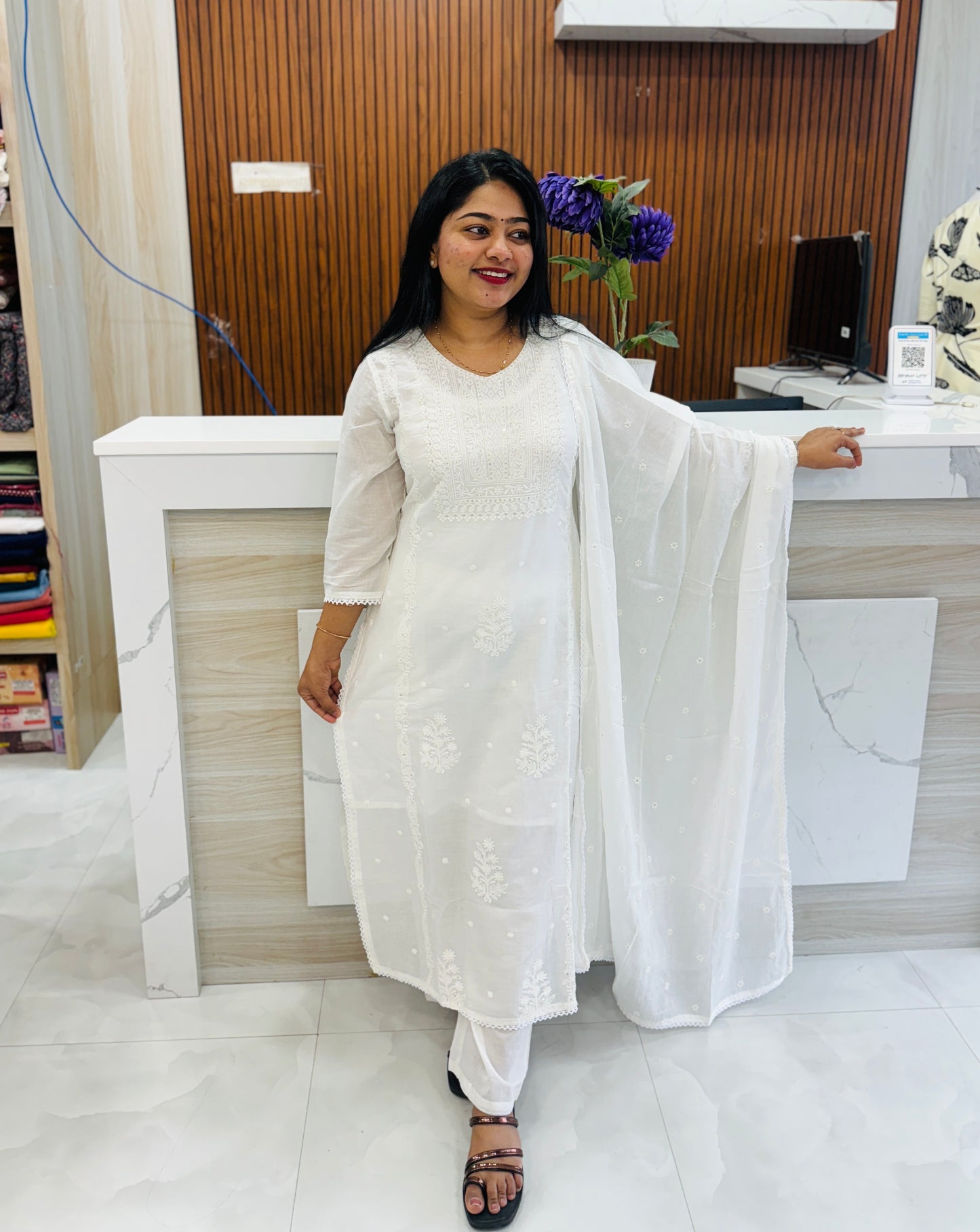 Elegant Off-White Mul Cotton 3-Piece Set A1931