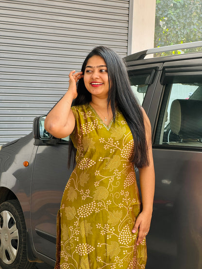 Muslin Silk Sleevless Cordset