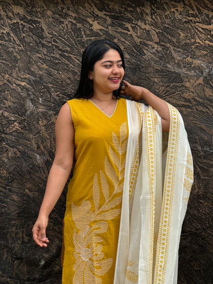 Yellow 3-Piece Sleeveless Salwar Set - A1480