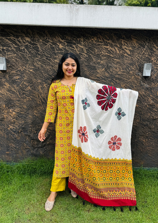 Yellow 3-Piece Set with Beautiful Printed Dupatta 🌼 - A1419