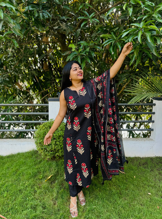Classic Black & Red Sleevless Cotton 
 3-Piece Set