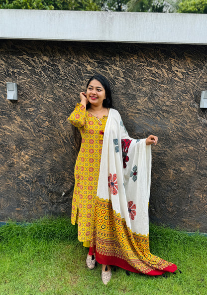 Yellow 3-Piece Set with Beautiful Printed Dupatta 🌼 - A1419