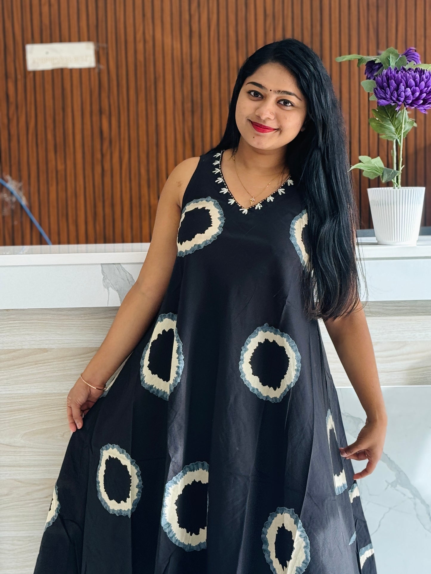 Elegant Black & White  Sleeveless Top ❤️ A1944