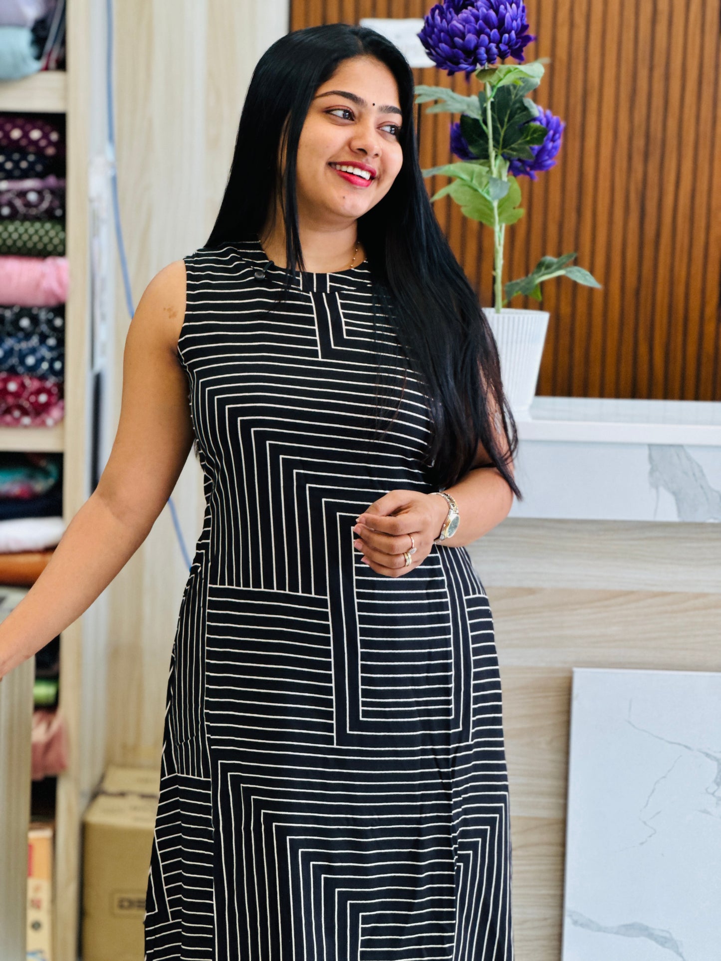 Soft cotton cordset in a classic black & white combo A 1741