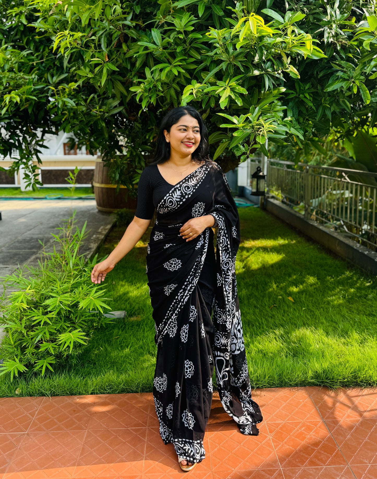 Elegant Viscose Georgette Saree- A1363