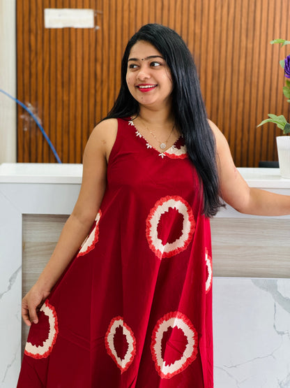 Elegant Red & Offwhite Sleeveless Top ❤️ A1790