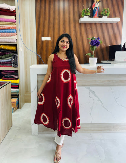 Elegant Red & Offwhite Sleeveless Top ❤️ A1790
