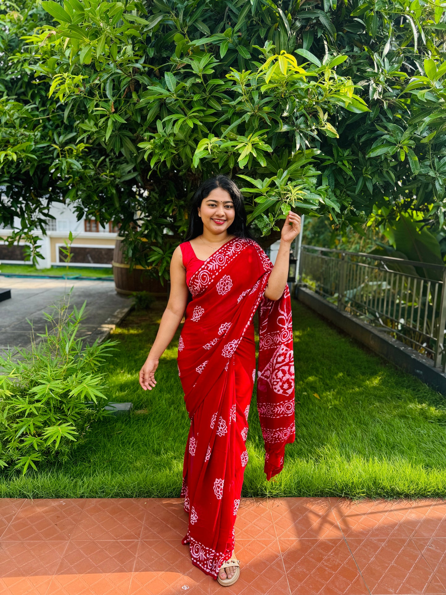 Elegant Viscose Georgette Saree- A1363