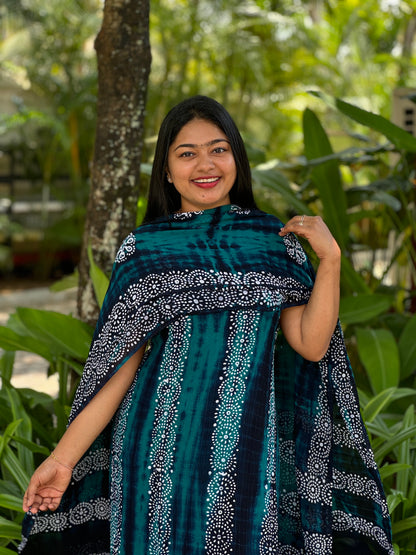 Unstitched three-piece premium georgette fabric.