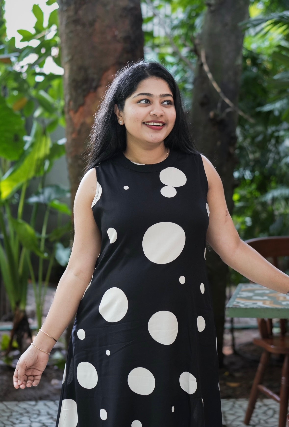 Soft cotton cordset in a classic black & white combo A2014