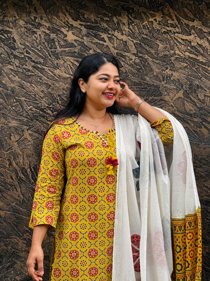 Yellow 3-Piece Set with Beautiful Printed Dupatta 🌼 - A1419