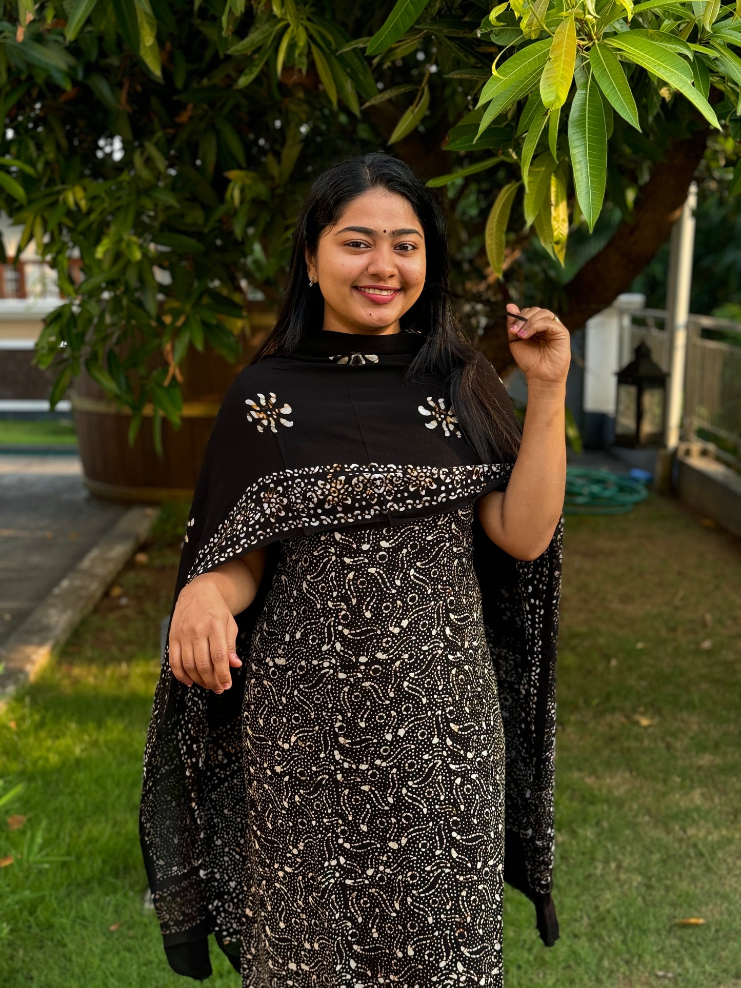 Black Georgette 3-Piece Unstitched Salwar Suit- A1035